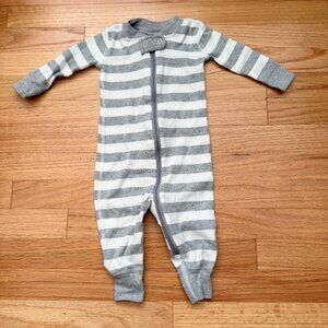 Hanna Andersson Pajamas Gray & White Stripe Sleeper 3-6 Months Organic Cotton